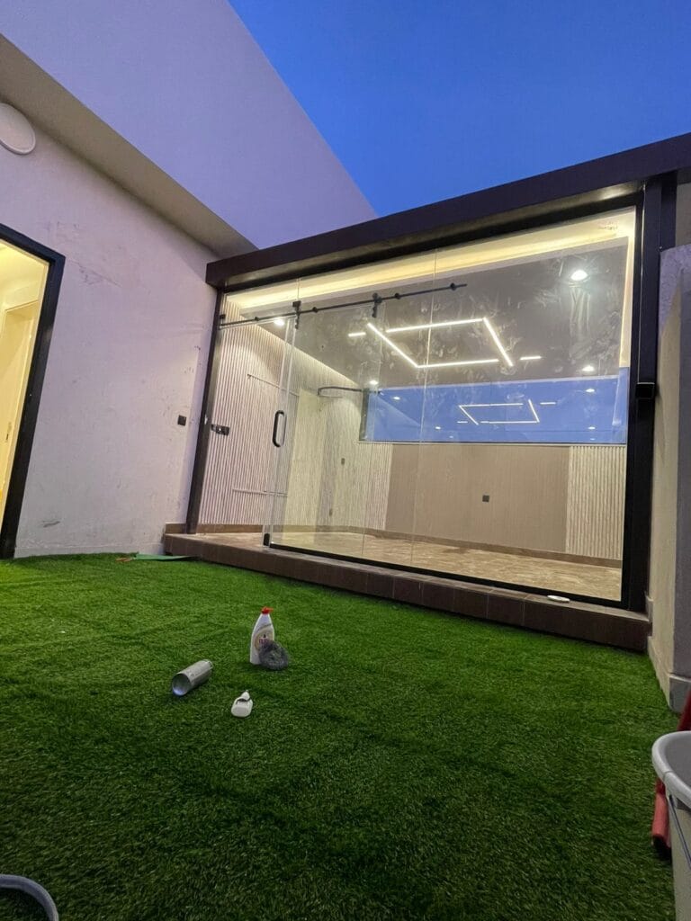 غرف زجاج بالمنطقة الشرقية